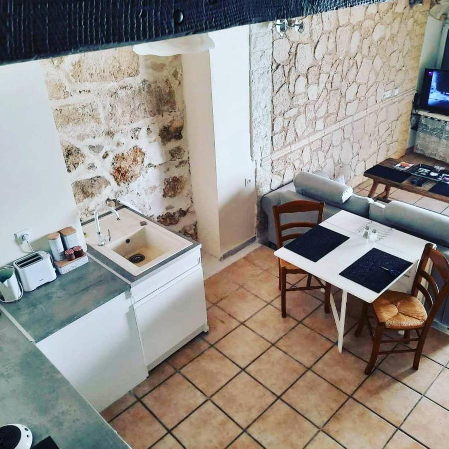 Maison Avec Jacuzzi Saint-Mitre-les-Remparts エクステリア 写真
